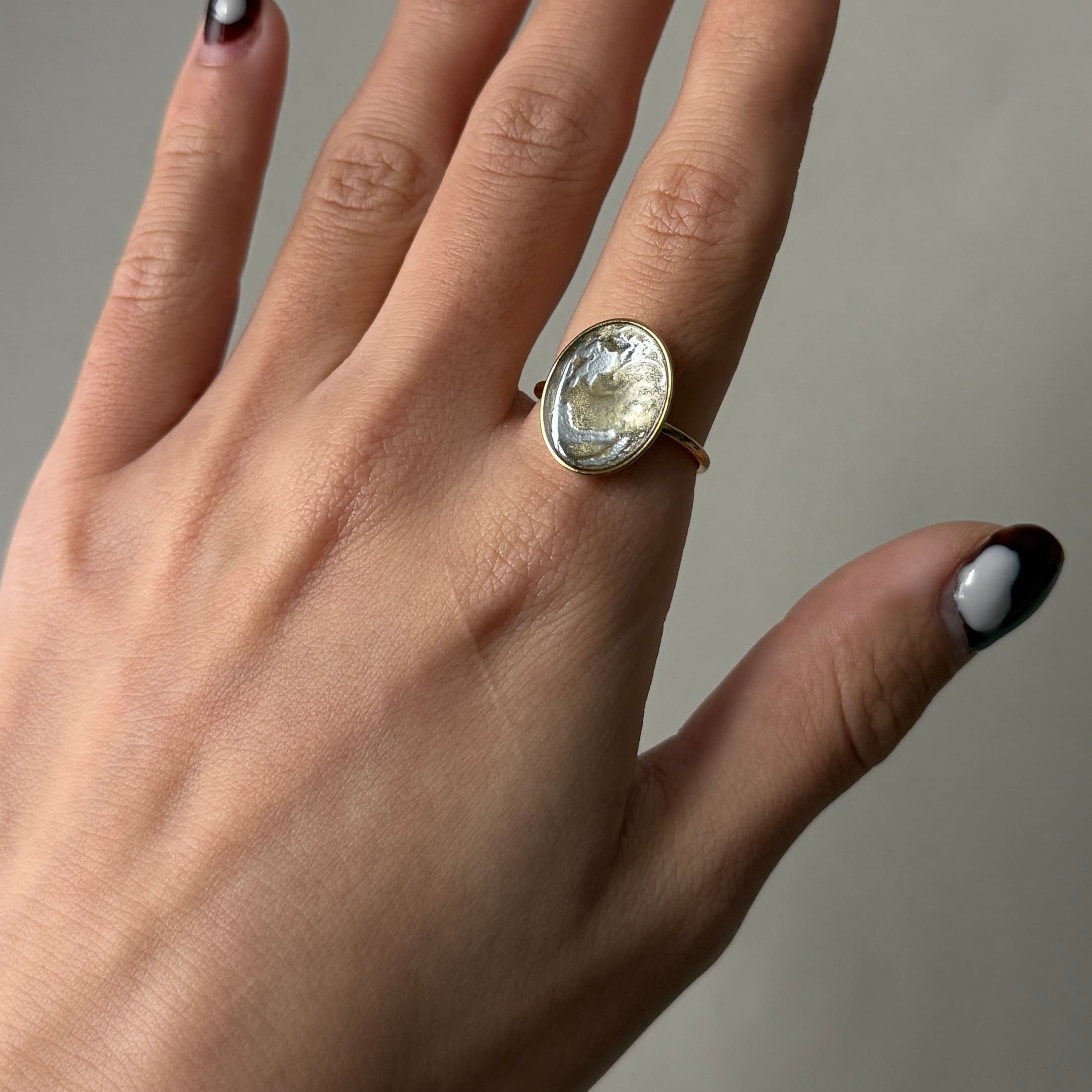 Grand Oval Adjustable Ring