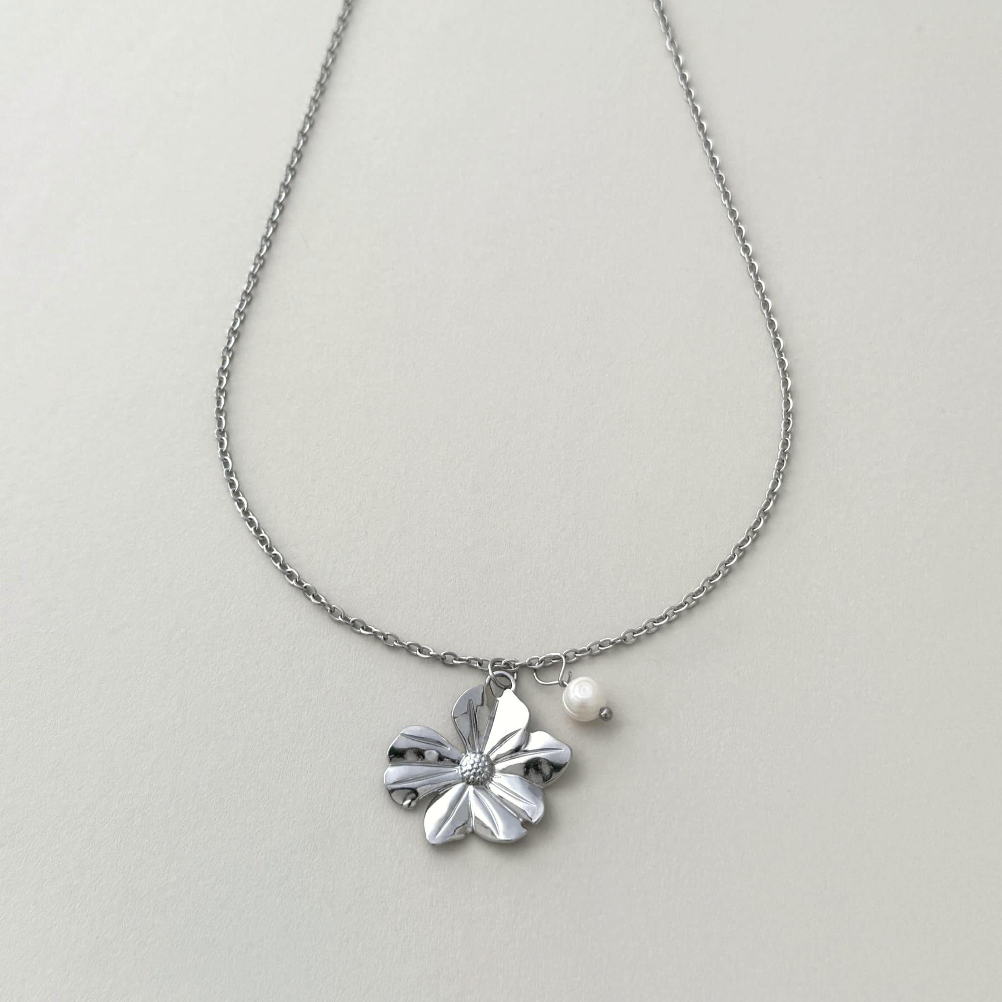 Blooming Pearl Necklace