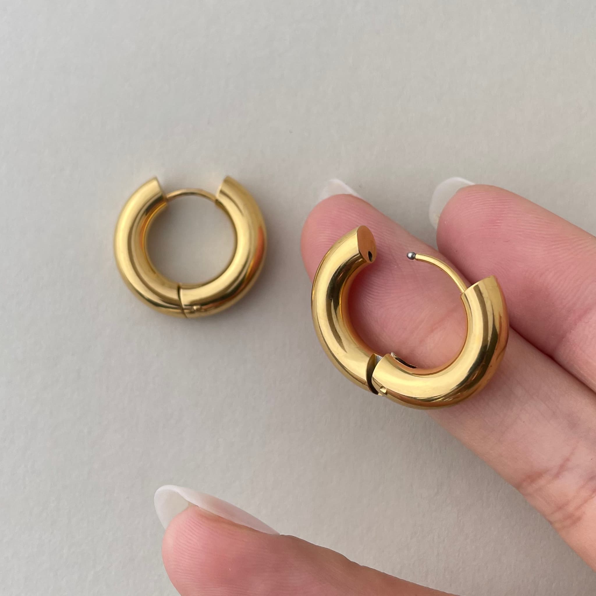 Classic Chunky Hoops