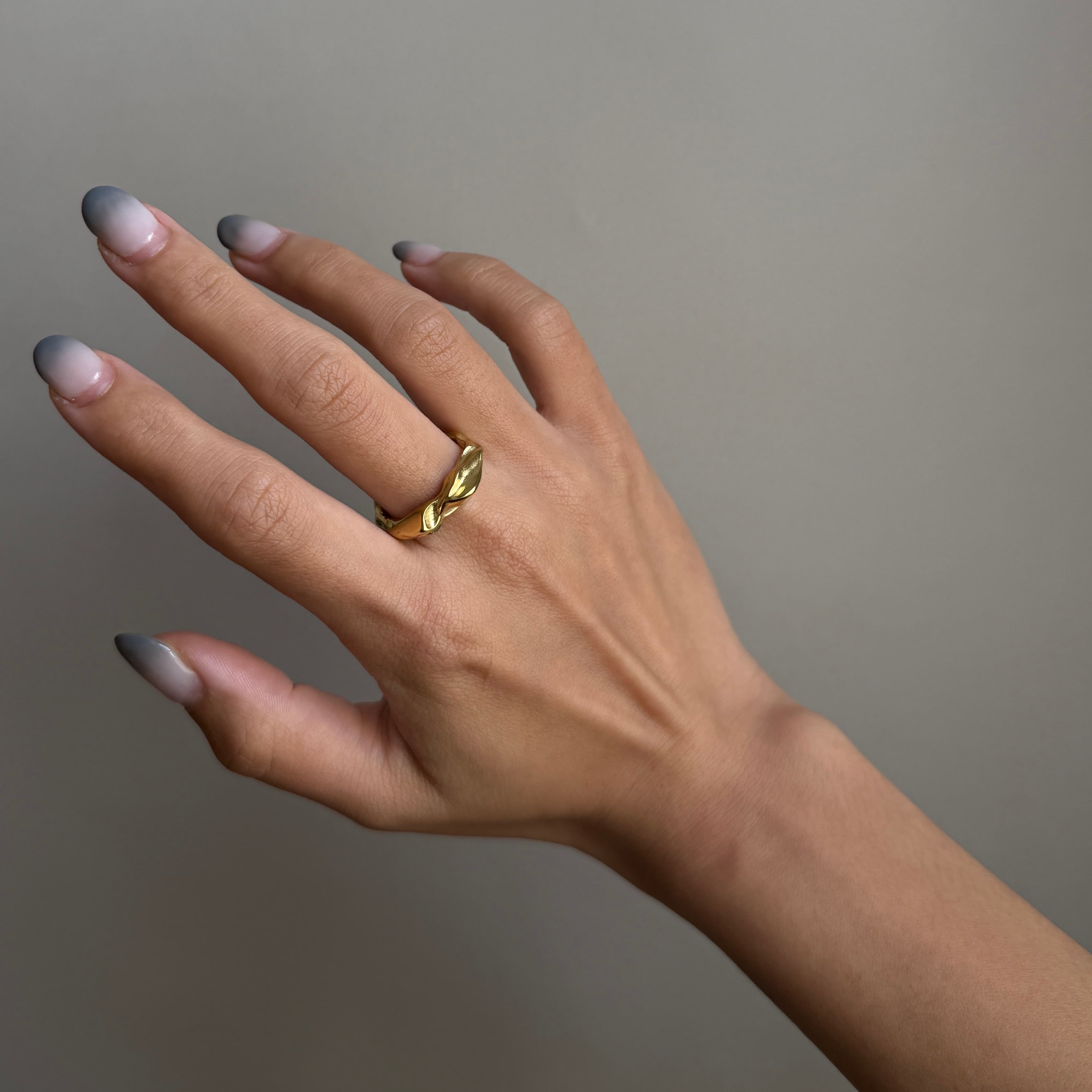 Aure Wave Ring