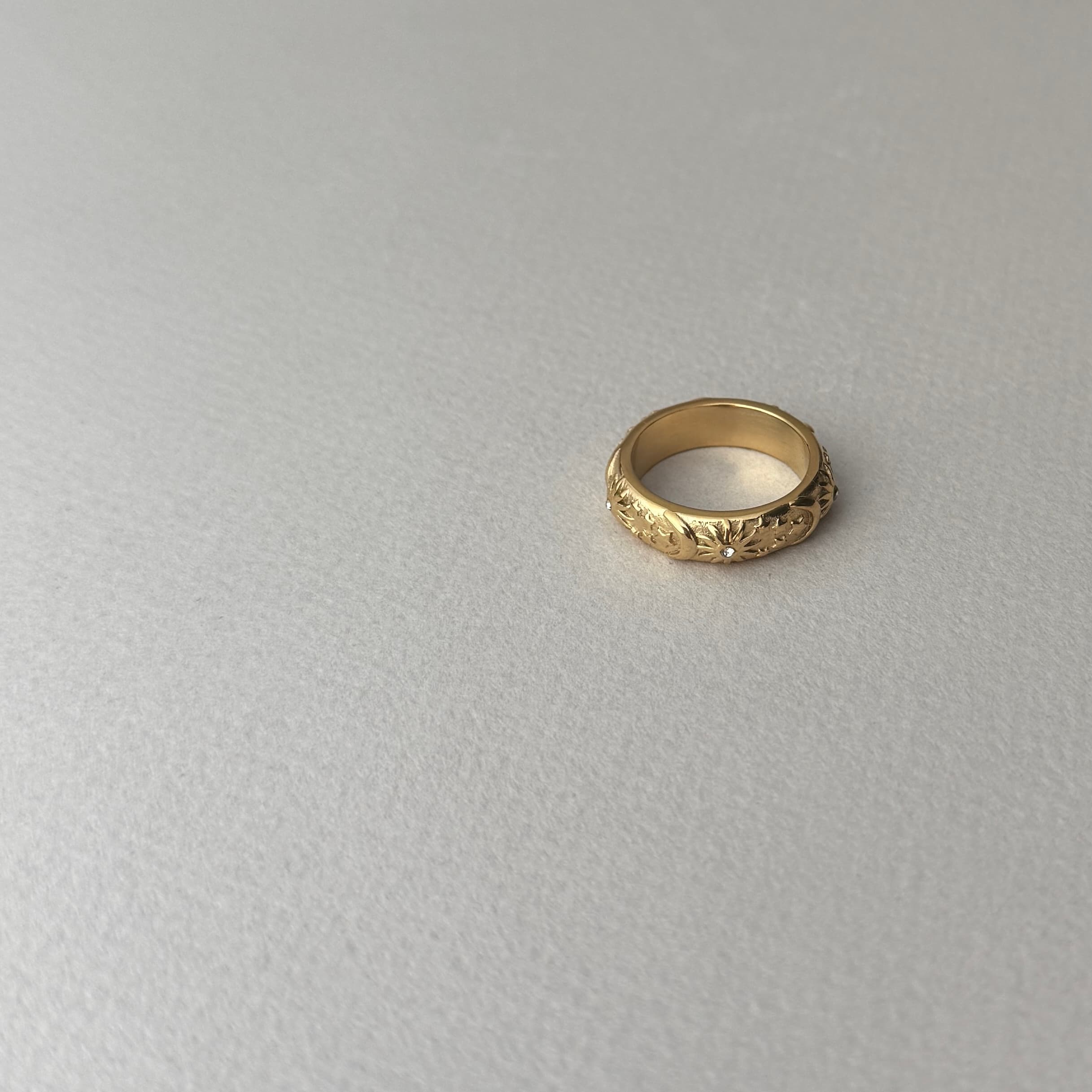 Luna Ring