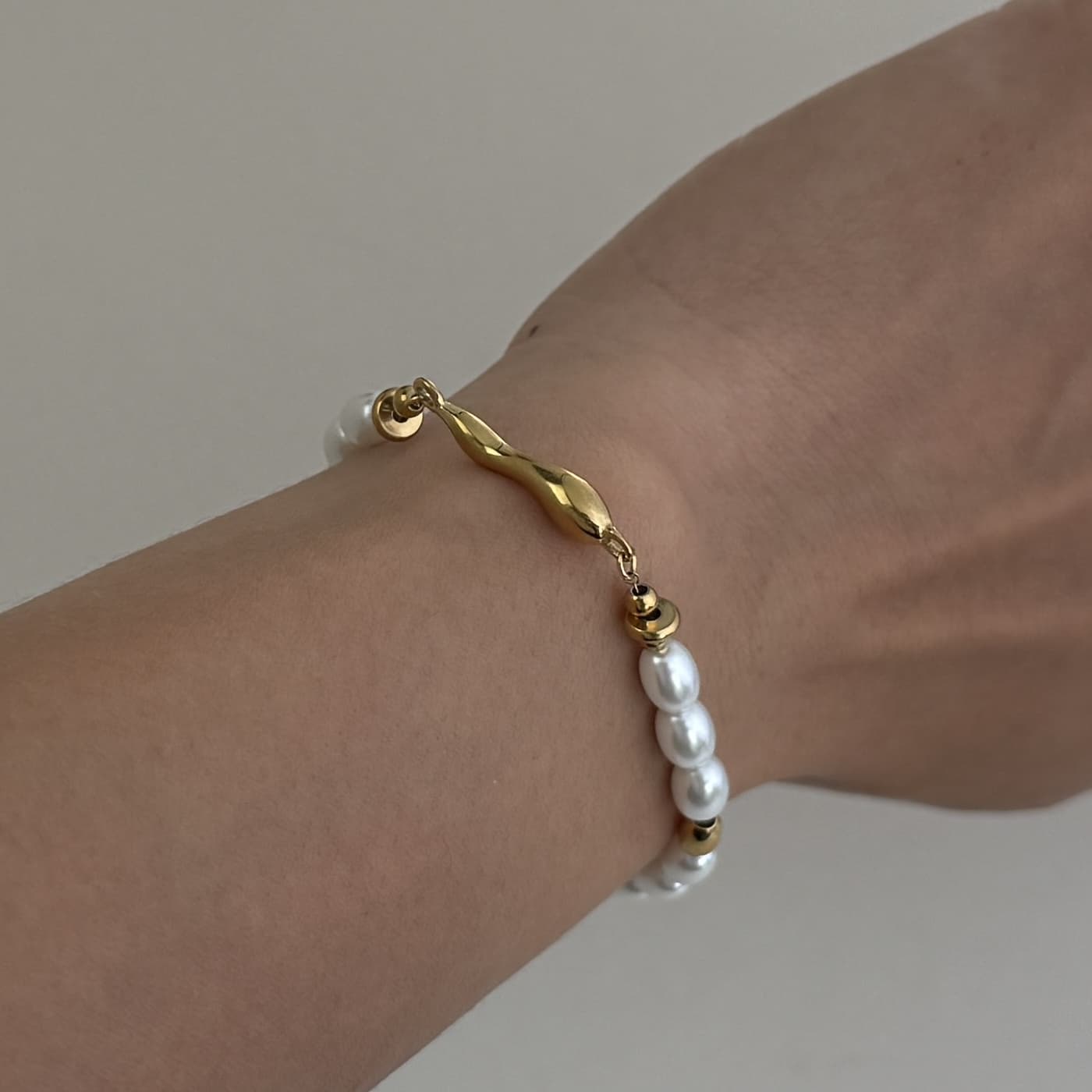 Wave Pearl Bracelet