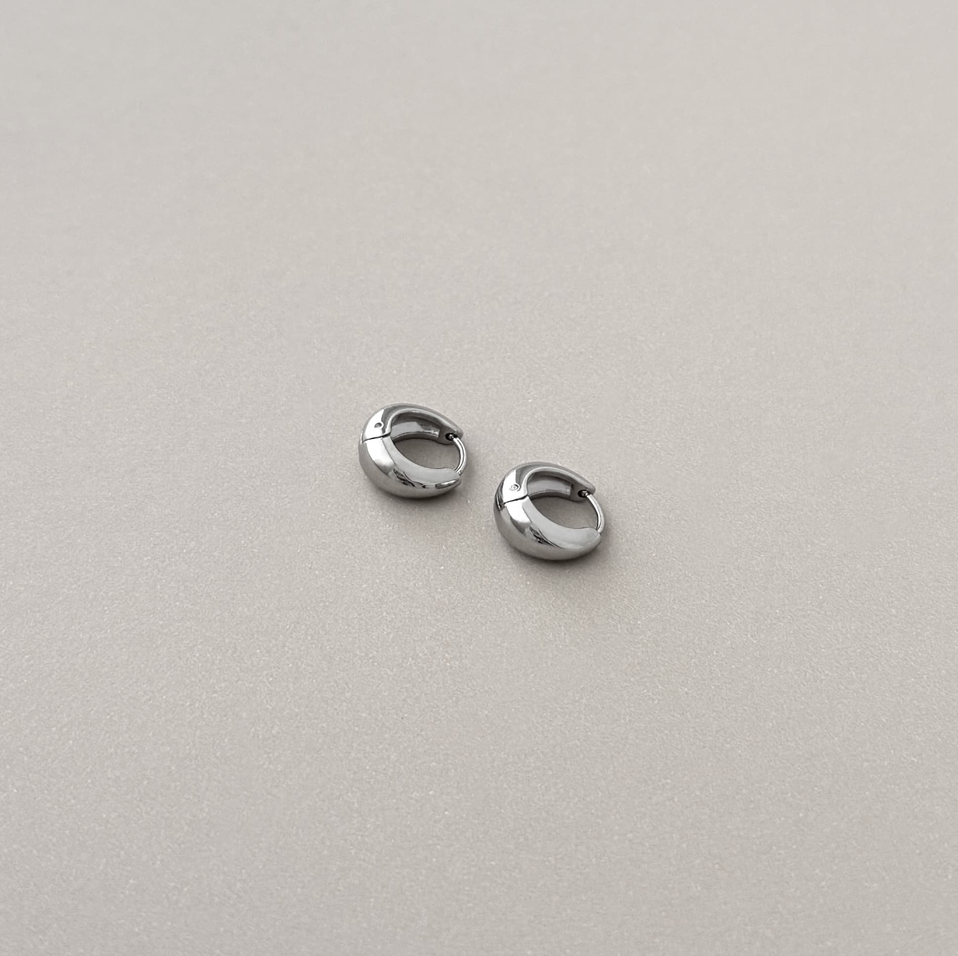 Chunky Petite Hoops