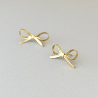 Ribbon Studs