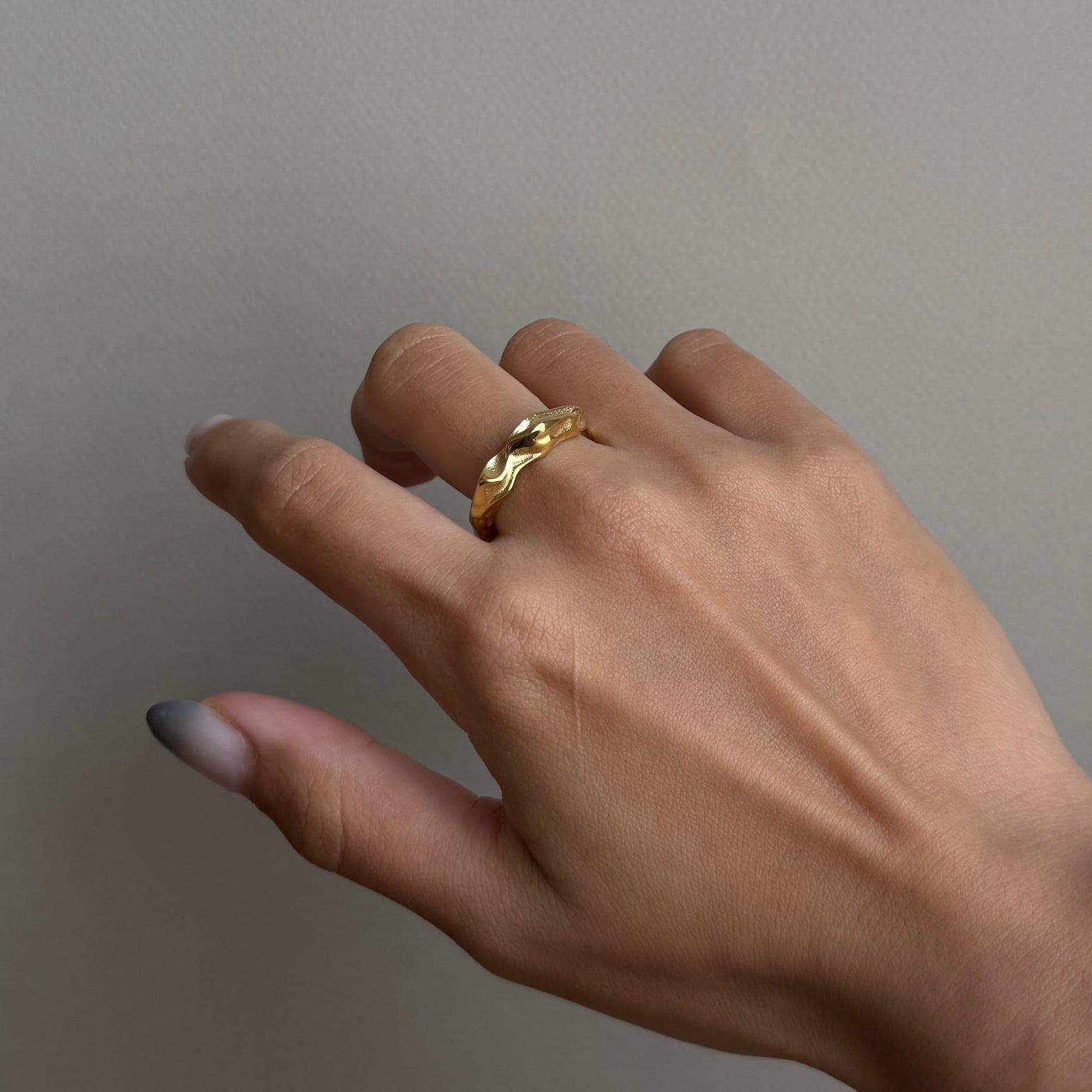 Aure Wave Ring