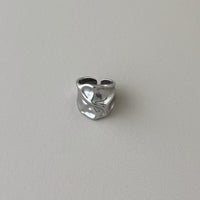Fluid Wave Ring