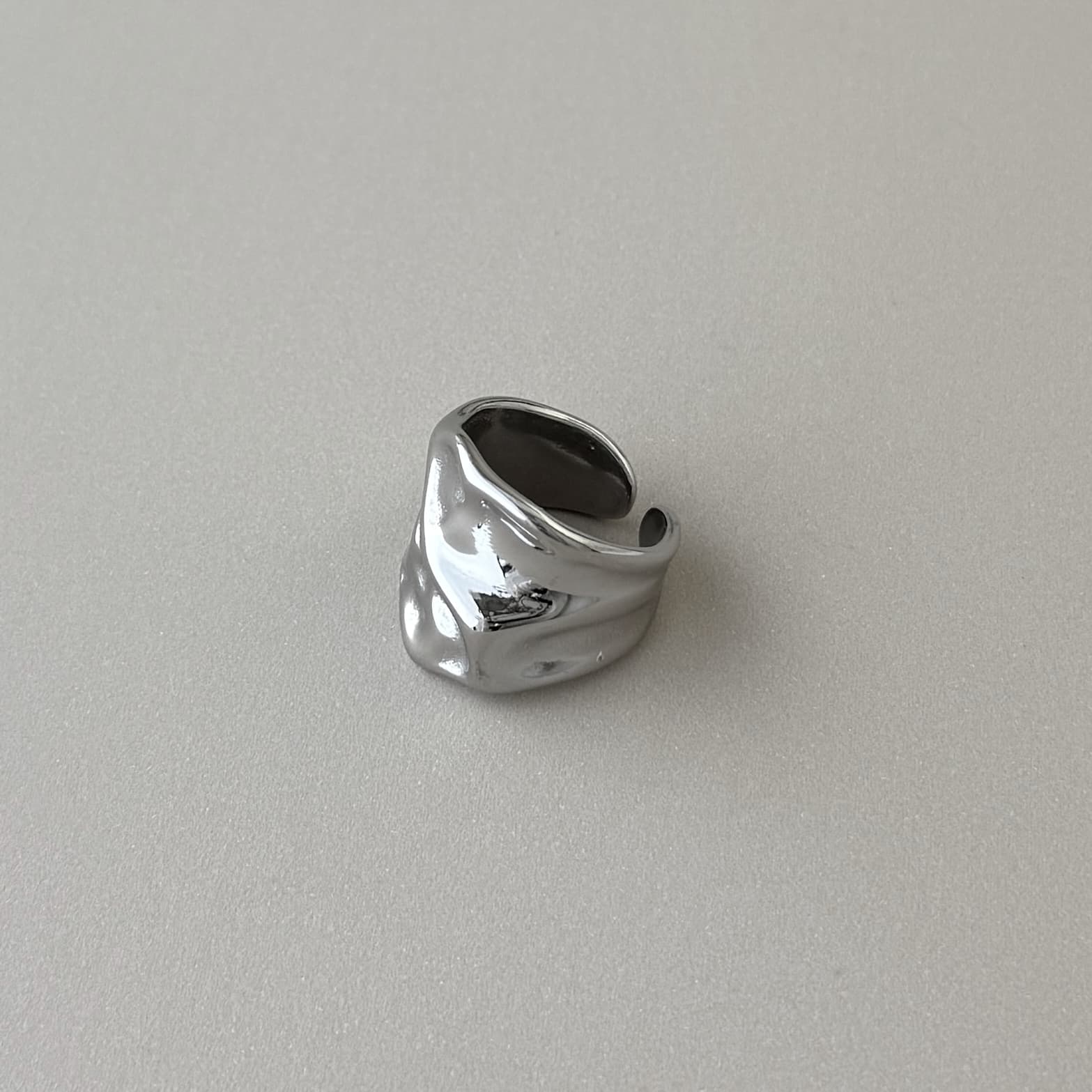 Fluid Wave Ring