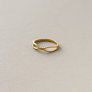 Dainty Knot Ring