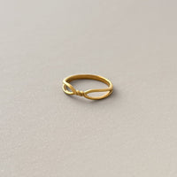 Dainty Knot Ring