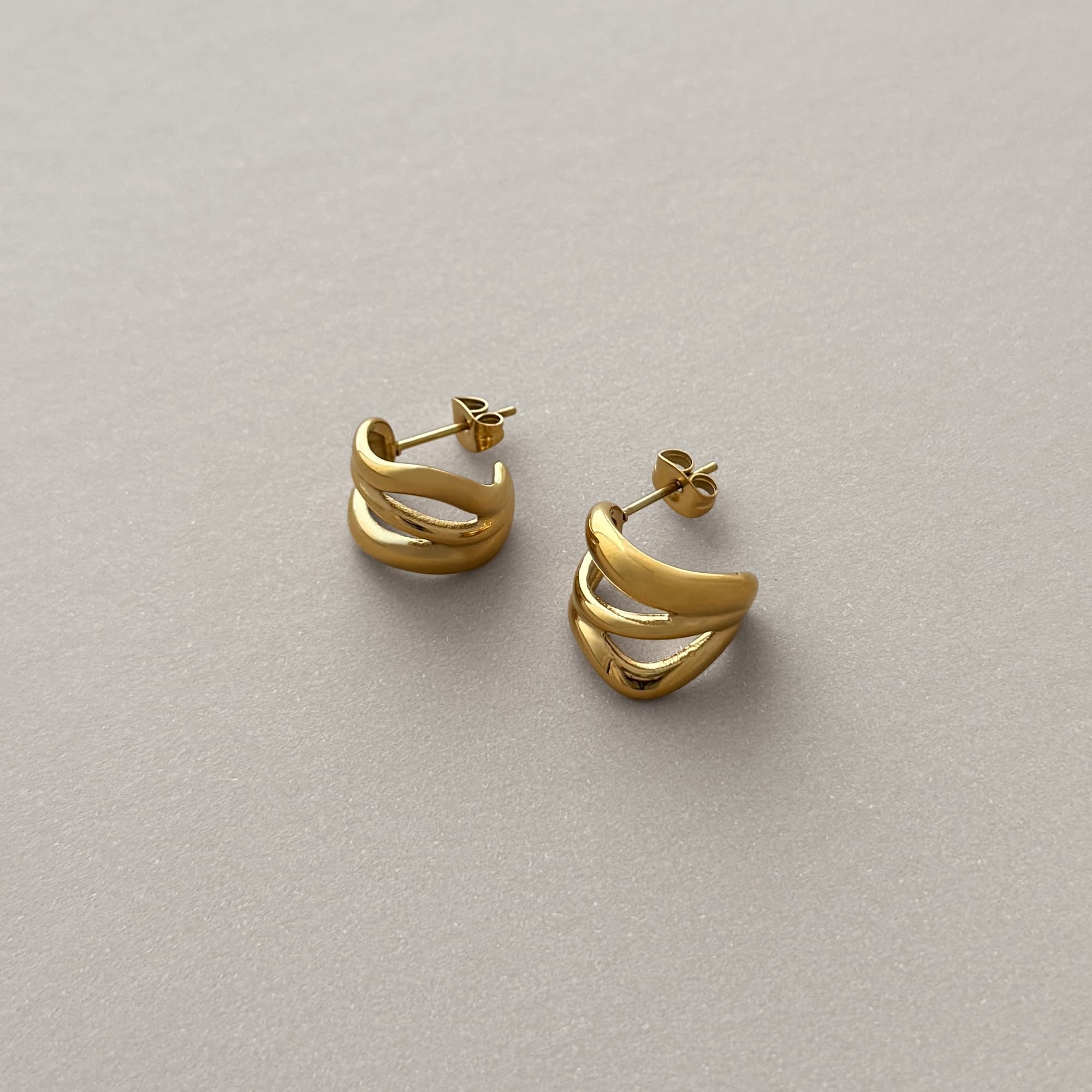 Ripple Loop Studs