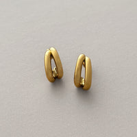 Curve Studs