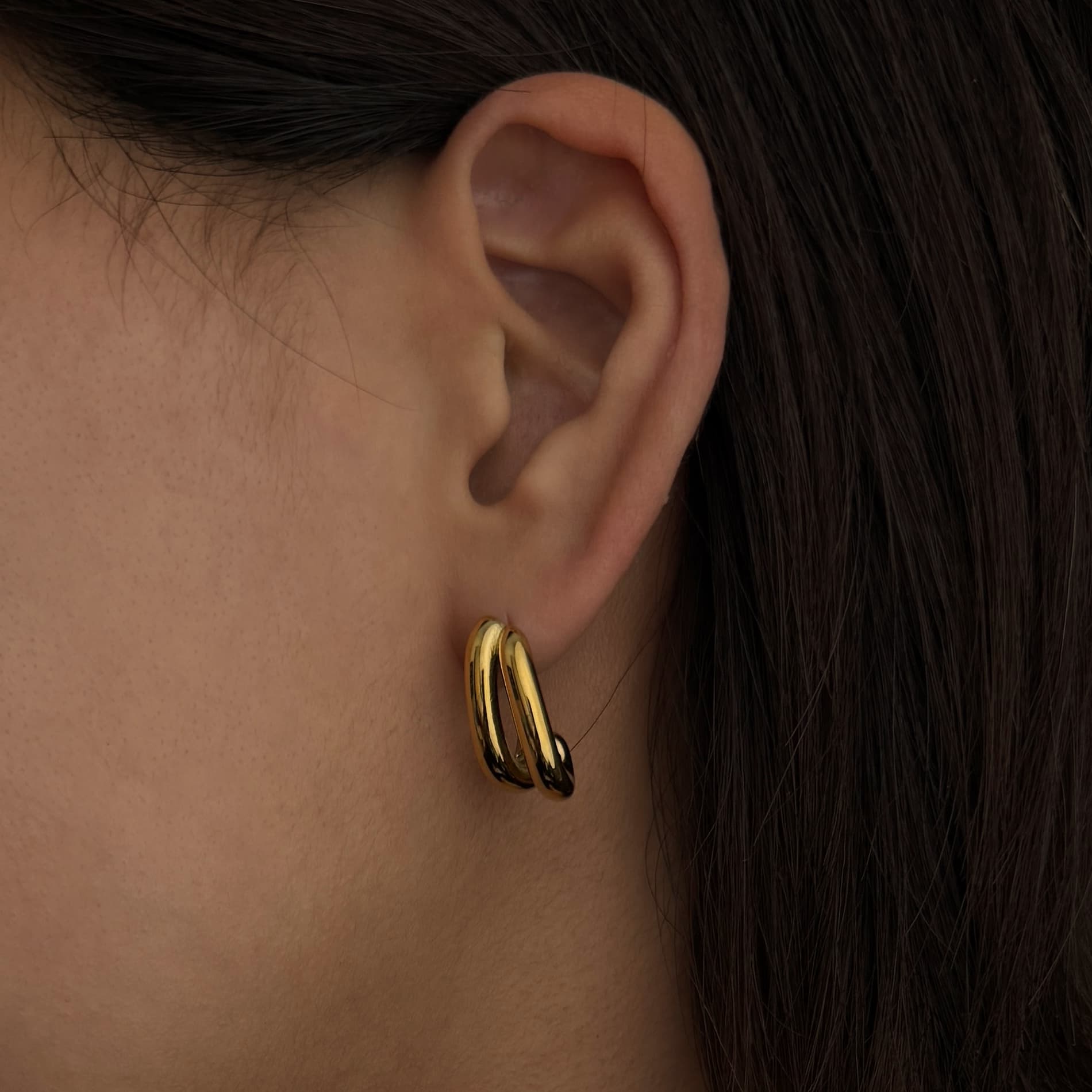 Curve Studs