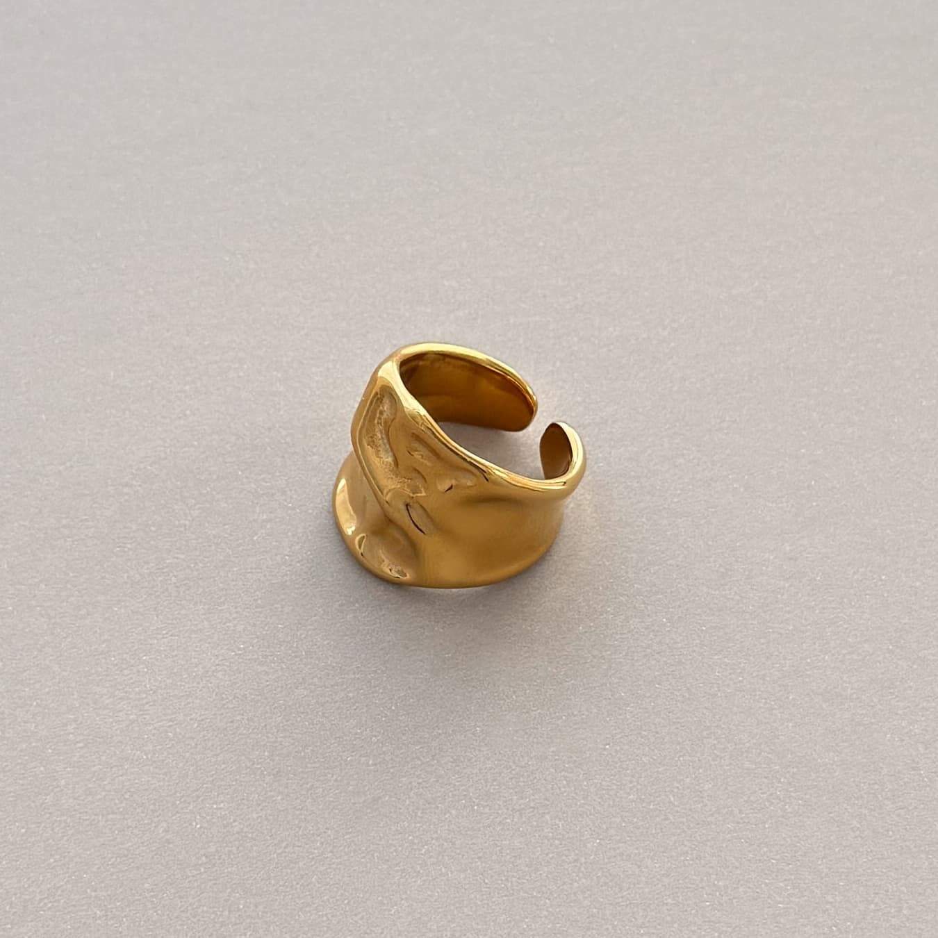 Fluid Wave Ring