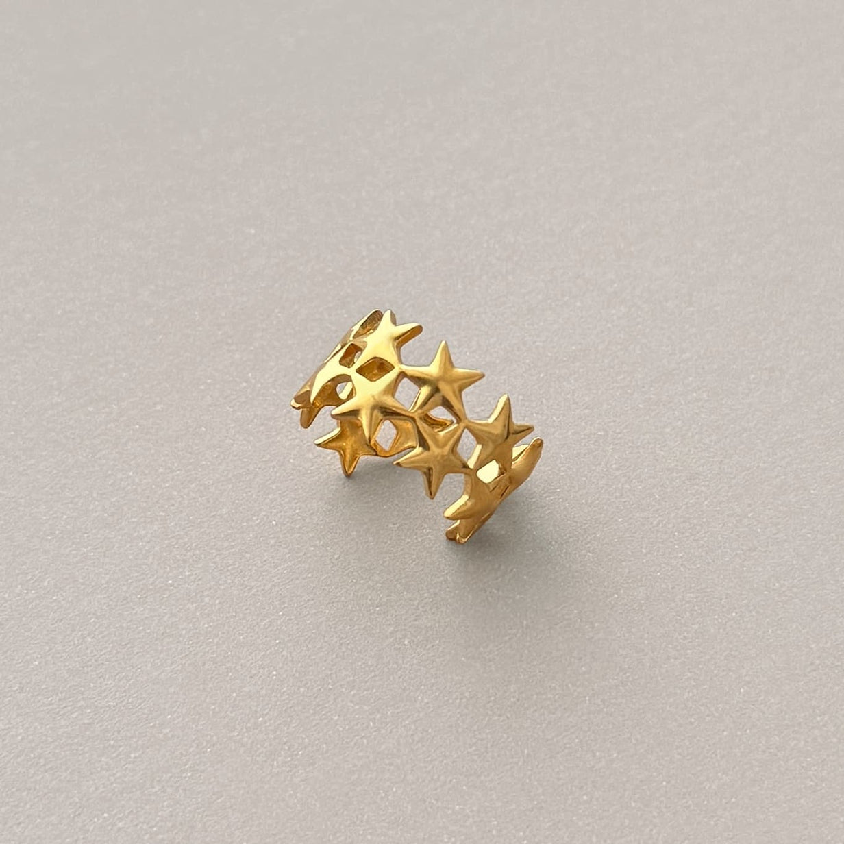 Star Cluster Ring