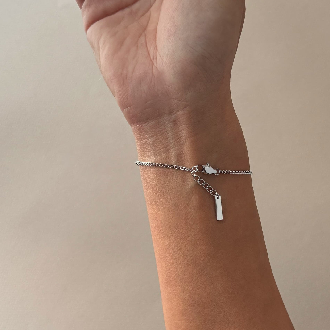 Sleek Curb Chain Bracelet