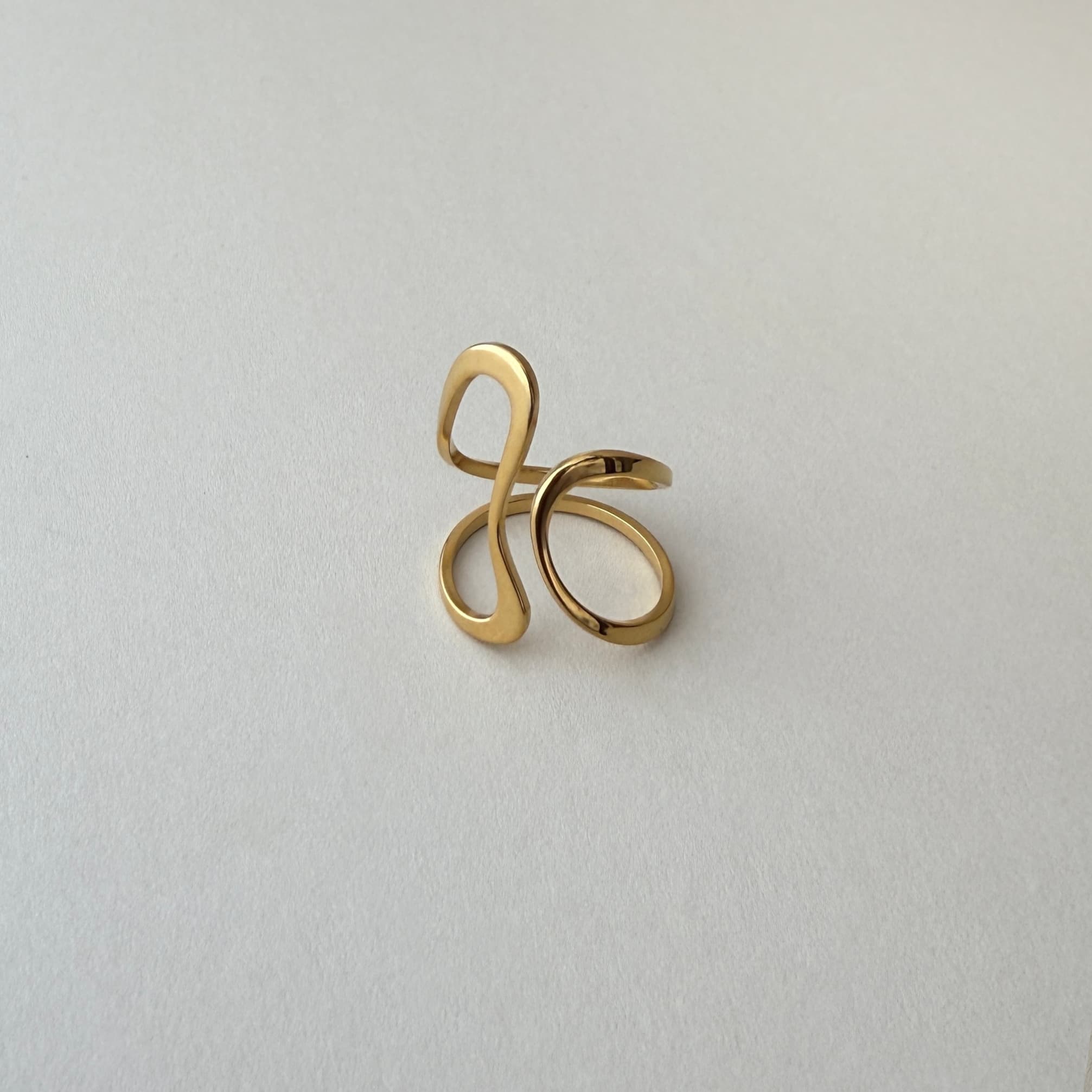 Abstract Infinity Loop Ring