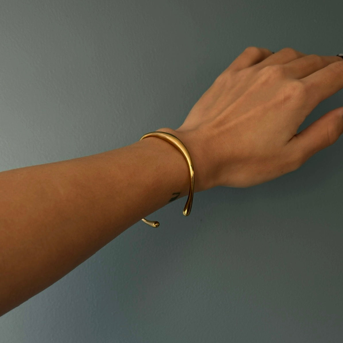 Sleek Wave Cuff